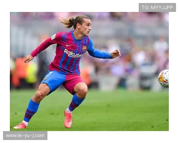 格列兹曼在法国队新角色引关注，助攻防守双重身份获赞