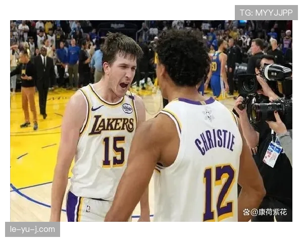 湖人新星奥斯汀·里夫斯闪耀赛场 未来之星引热议