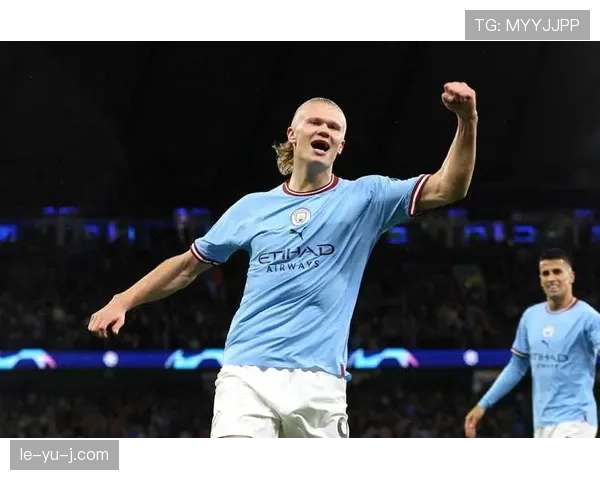 哈兰德闪耀国际赛场，带领挪威队展现巨星本色