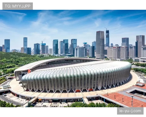 中超球场焕新升级，助力中国足球高质量发展