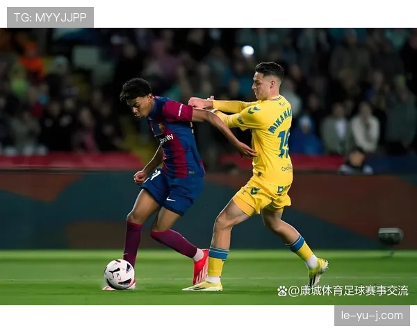 那不勒斯边路进攻火力全开，状态回暖引球迷期待