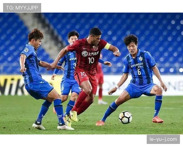 奥坎波斯引领球队应对现代足球多变挑战，表现引人瞩目