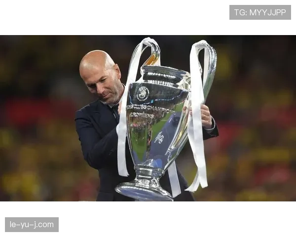 齐达内战术革新重塑现代足球攻防平衡