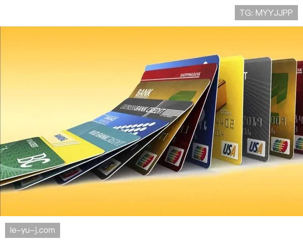 陶菲克又晒度假早餐，盘子精致得让我怀疑他把羽毛球拍当信用卡